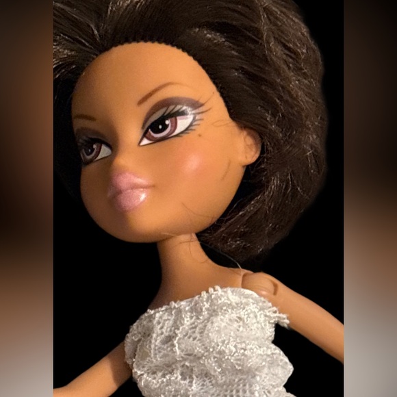 Bratz Doll Yasmin 2001 Re-dress with Elegant White and Pink Lace Dress - Picture 11 of 15